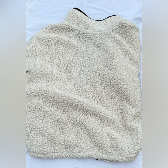 Sherpa half zip sweater used in good condition! - Picture 3 of 5